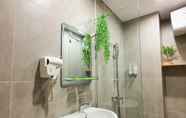 In-room Bathroom 4 Modo Stay@Meisterstadt Pollux Habibie