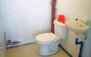 Toilet Kamar 6 Feni Homestay