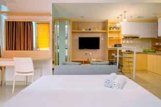Bedroom 4 Spacious and Modern Studio with City View @ Grand Kamala Lagoon Apartment By Travelio