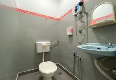 In-room Bathroom 3 OYO 90176 D'cruz Sunrise Villa