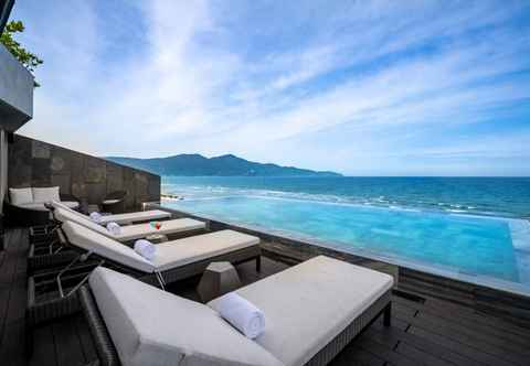 Hồ bơi M Suite Danang Beach