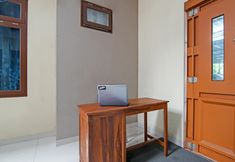 Lobby 6 OYO 91066 Wisma Cemara