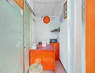 Lobi 2 OYO 90415 Havana Orange Guest House