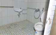 Toilet Kamar 6 Vita Homestay