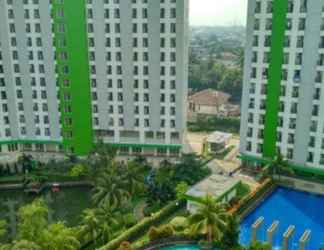 Bangunan 2 Green Lake View Apartment by Heaven Rooms