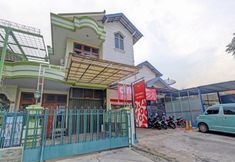 Exterior 5 Super OYO 90426 Near Mall Ciputra 2