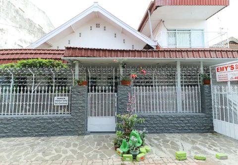 Exterior Emy's Guesthouse