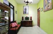 Lobi 6 Batik Trinidar Homestay