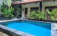 Kolam Renang 2 Surfaris Inn on Poppies 2