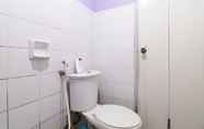 In-room Bathroom 7 Dinda Apartemen Tangerang