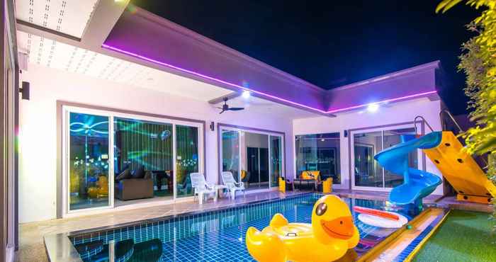 สระว่ายน้ำ Chole Pool Villa Pattaya