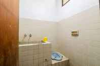 In-room Bathroom Wisma Joyo