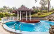 Swimming Pool 4 Villa Kembar Lembang
