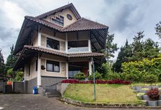 Bên ngoài 5 Villa Kembar Lembang