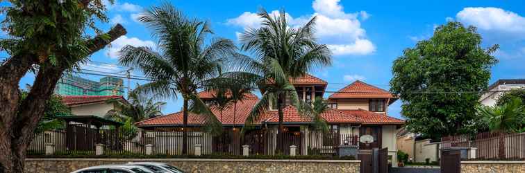 Lobby Living in Bali, Private Pool near to KLCC