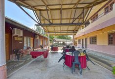 Restaurant 5 OYO 90278 Redzwan's Beach Resort
