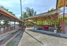 Common Space 6 OYO 90278 Redzwan's Beach Resort