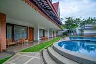 Swimming Pool Hadipriyanto Homestay