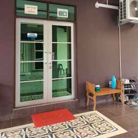 OYO 90274 Wadi Isfa Inn 1, 이스타나 발라이 베사르 호텔