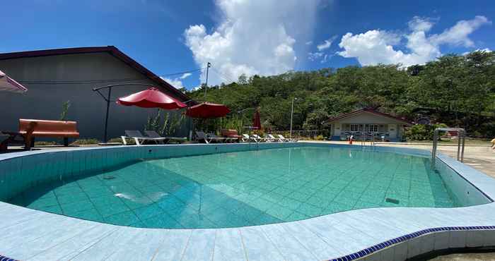 Swimming Pool SPOT ON 90279 Kinomulok Garden