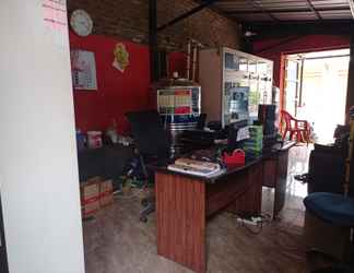 Sảnh chờ 2 OYO 90453 Padasuka Kost & Homestay