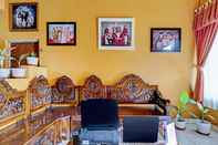 Sảnh chờ OYO 90454 Adinda Homestay Cibodas Lembang