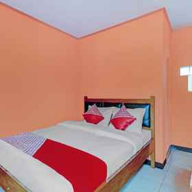 Bedroom1OYO 90454 Adinda Homestay Cibodas Lembang,GUA RESTO most beautiful view飯店