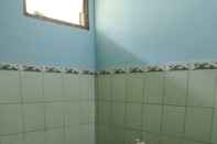 Toilet Kamar Sri Dewi Homestay