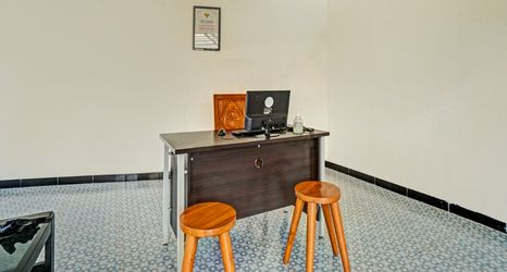 Lobby 2 OYO 90462 Madasia House