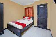 Bedroom OYO 90477 Kedung Anyar Residence