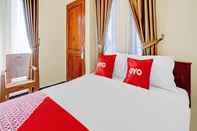 Bedroom OYO 90472 Villa Dua Dua