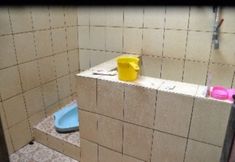 In-room Bathroom 7 Aren Homestay