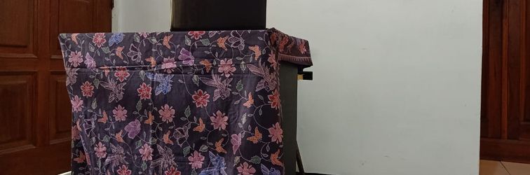 Lobby OYO 90486 Gb Guest House