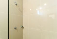 In-room Bathroom 4 Manu Guest House 2