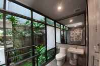 ห้องน้ำภายในห้อง Lamphu House Chiangmai