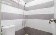 In-room Bathroom 6 Khatarina Female Residence - Female Only (khusus wanita)