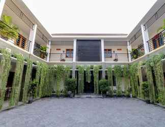 Luar Bangunan 2 Khatarina Female Residence - Female Only (khusus wanita)