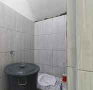 In-room Bathroom 4 Rumah Gadiz Syariah