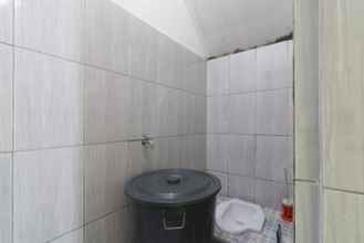 In-room Bathroom 4 Rumah Gadiz Syariah