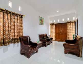 Lobi 2 Java Homestay