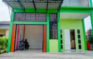 Luar Bangunan 4 OYO 90491 Durian Homestay