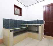 In-room Bathroom 6 Villa Keluarga Bre Batunanggar