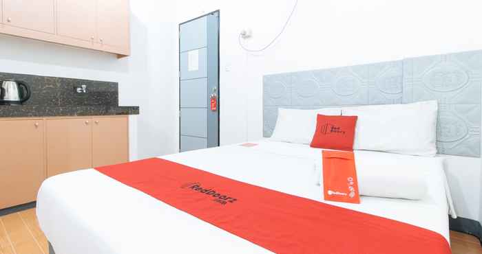 Kamar Tidur RedDoorz @ CAA Road Las Pinas