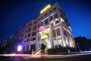 Hotel Royal II Hanoi, THB 616.21