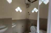 Toilet Kamar Villa Kayu Ciwidey 2