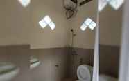 In-room Bathroom 3 Villa Kayu Ciwidey 2