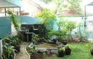 Exterior 2 Guesthouse Putri Griya Fikarda