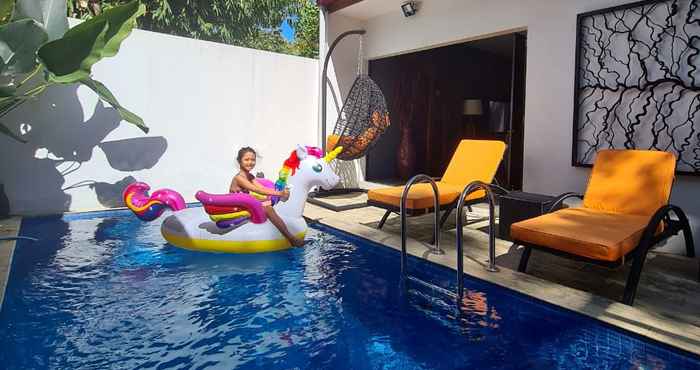 Swimming Pool King's Home Villa