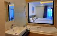 In-room Bathroom 6 4 Seasons Apartment - FLC Sea Tower Quy Nhon