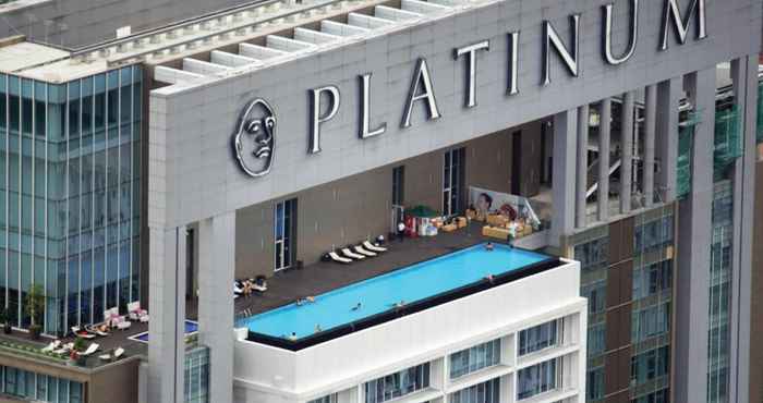 ภายนอกอาคาร The Platinum Suites by iRent365